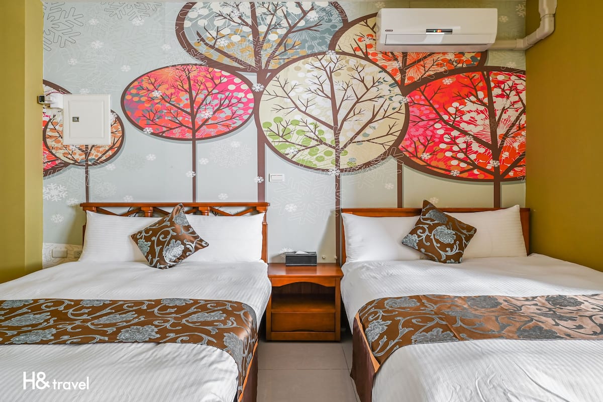 Quadruple Room | Individually decorated, individually furnished, desk, blackout drapes
