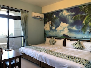 Herbergi fyrir fjóra | Sérhannaðar innréttingar, sérvalin húsgögn, skrifborð