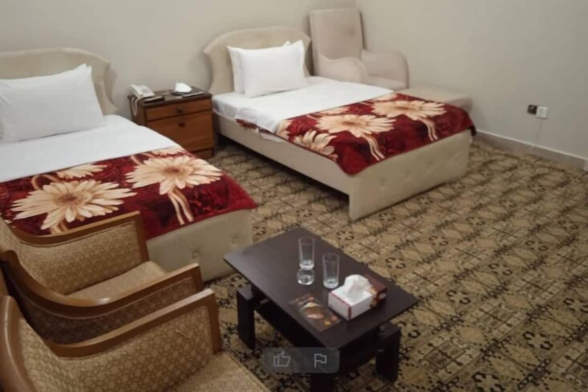 Deluxe Twin Room | Iron/ironing board, free WiFi