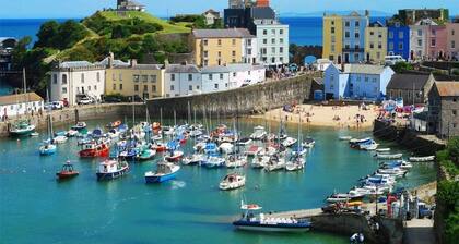 Chattaway Cottage, Central Tenby