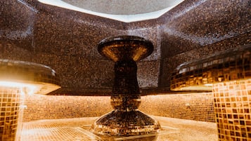 Salas de tratamientos para parejas, sauna, bañera de hidromasaje