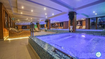 Indoor pool, seasonal outdoor pool, pool loungers