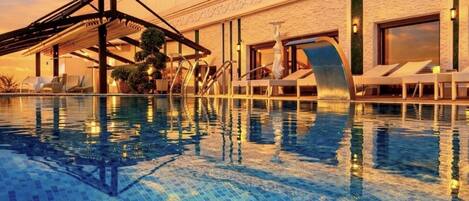 Indoor pool, seasonal outdoor pool, sun loungers