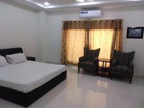 Deluxe Double Room | Free WiFi, bed sheets