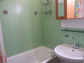 Bathroom - Cozy 2-room apartment for 4 pers with pets and parking (Les Contamines-Montjoie)