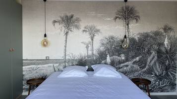 4 chambres, coffres-forts dans les chambres, bureau