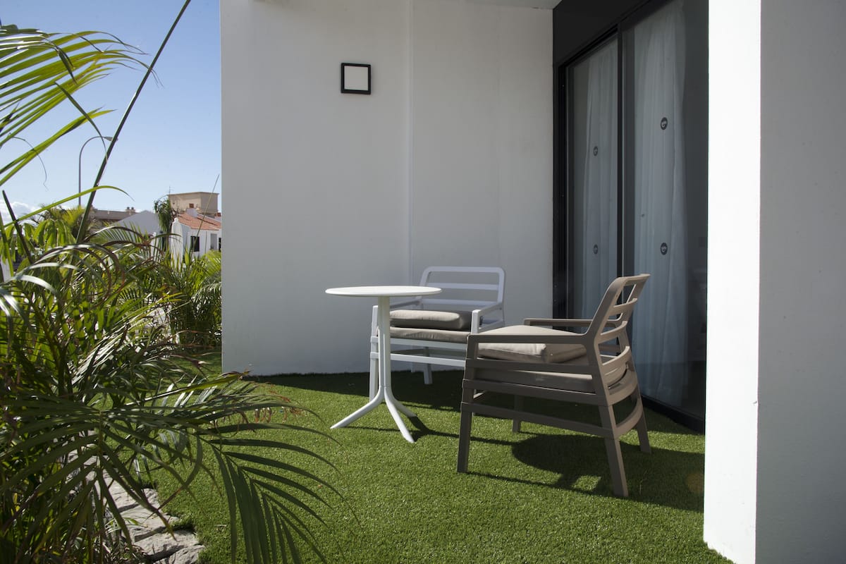 1 bedroom, premium bedding, in-room safe, desk