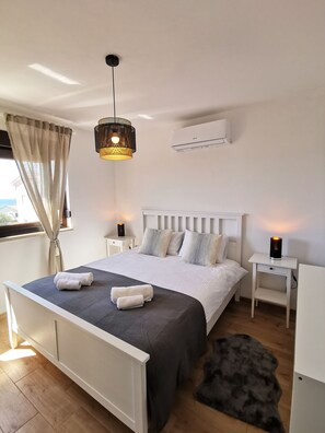 4 bedrooms, free WiFi, bed sheets