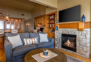 Smart TV, fireplace, computer monitors