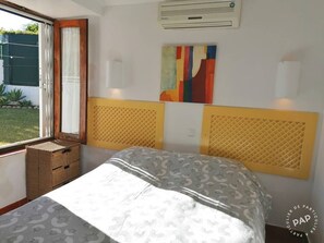 4 bedrooms, iron/ironing board, travel cot, WiFi - Ideal for families, 3 bedrooms, 2 bathrooms, pool, wifi, A/C (Albufeira)