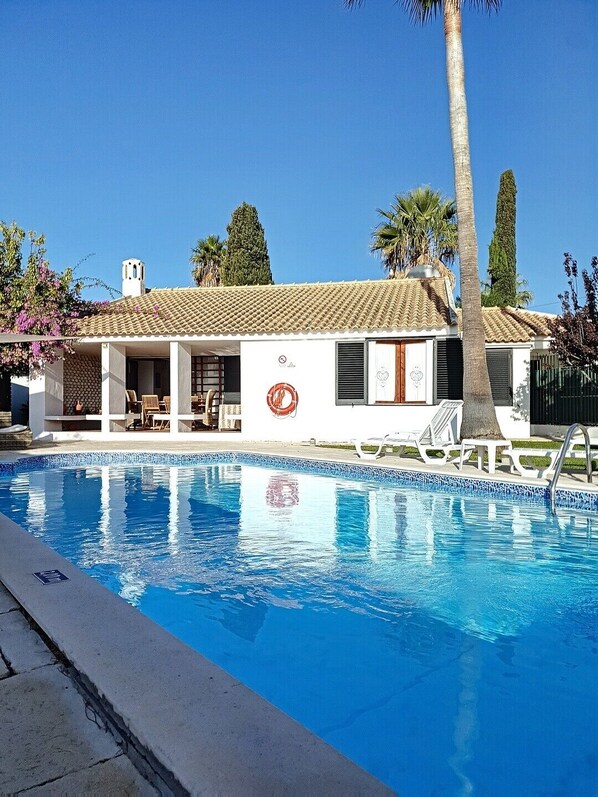 Piscine extérieure, piscine chauffée