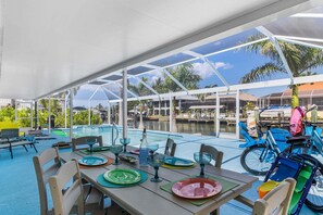 Outdoor dining