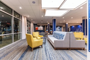 Exterior - Holiday Inn Express & Suites Charlottesville by IHG (Charlottesville)