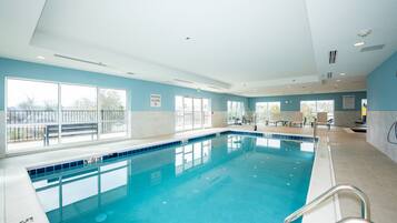 Indoor pool, sun loungers