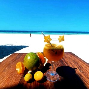 Villa luxueuse, 3 chambres, vue sur la mer, en face de la plage
