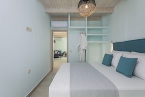 3 chambres, coffres-forts dans les chambres, fer et planche à repasser