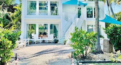 Sleeps 8 | Sunset + Boat Basin | Islamorada