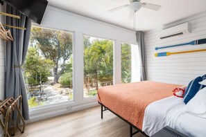 4 habitaciones, tabla de planchar con plancha, cuna de viaje y wifi 