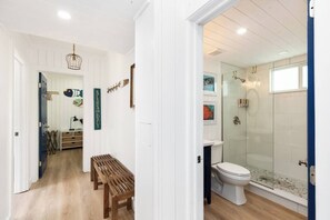 Shower, hair dryer, towels, shampoo - Sleeps 8 | Sunset + Boat Basin | Islamorada (Islamorada)