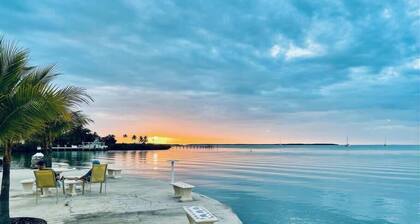 Hidden Gem Duplex in Heart of Islamorada! Sleeps 8