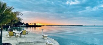 Hidden Gem Duplex in Heart of Islamorada! Sleeps 8