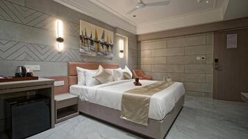 Comfort Double Room | Soundproofing, free WiFi, bed sheets, wheelchair access