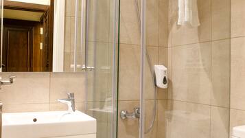 202 Mini Studio with Balcony | Salle de bain