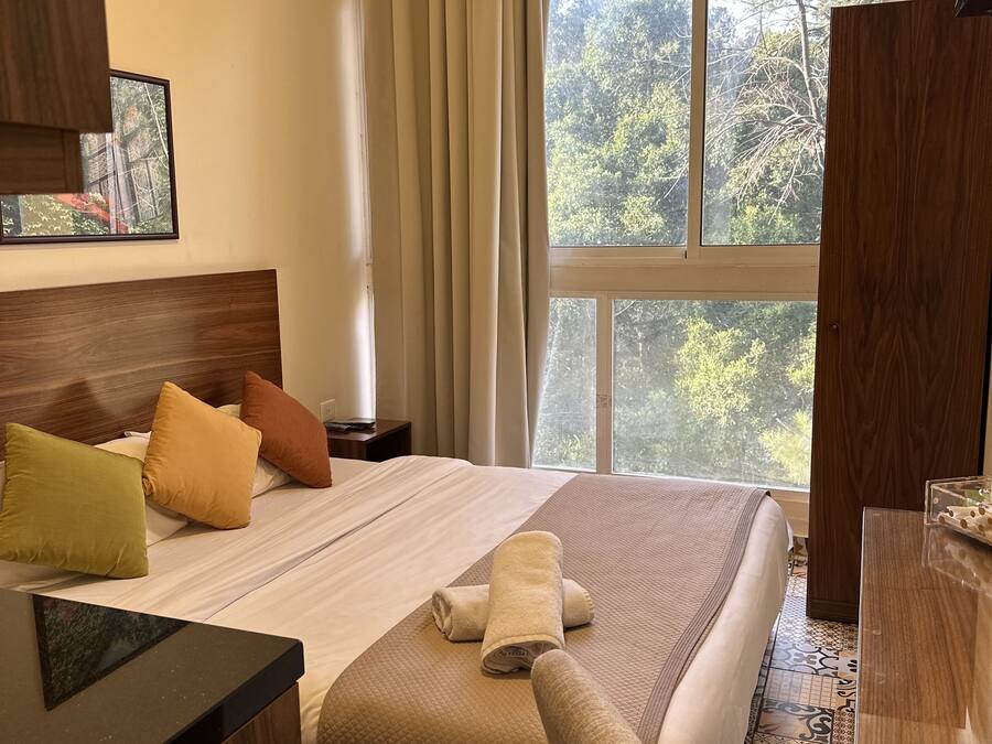 Caja de seguridad en la habitación, escritorio y wifi gratis