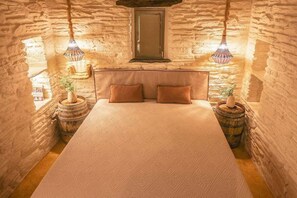 1 bedroom, in-room safe, iron/ironing board, free WiFi