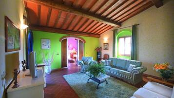 Fernseher, Tischtennisplatte