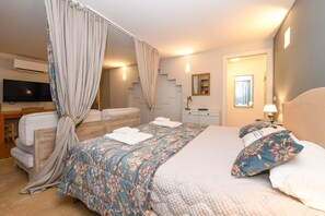 5 bedrooms, in-room safe, iron/ironing board, travel cot