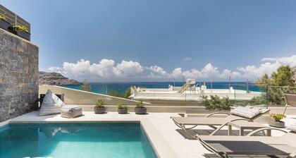 Pearl Villa II, redefined island chic - Private Heated Pool & BBQ