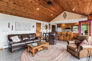 Een open haard en een dvd-speler