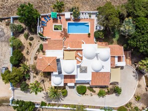 Exterior - Villa with 7 bedrooms and private pool in Alporchinhos, walking distance to beach (Porches)