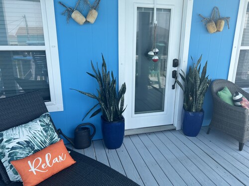 Beach Access - Sleeps 8 - 3/2/Hot Tub