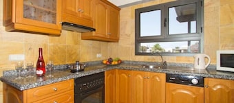 Stunning 3 bed 2 bath Villa with Private heated Pool