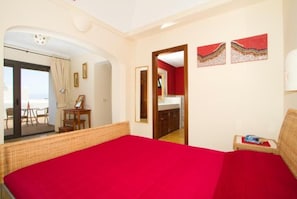 3 chambres, coffre-fort, fer et planche à repasser, lit de bébé portatif