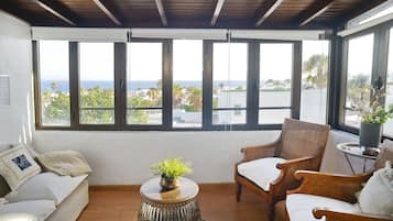 Smart-TV, Tischtennisplatte