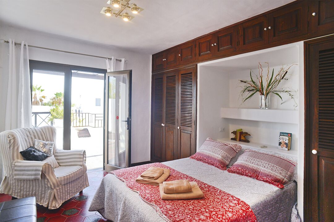 4 多间卧室、客房内保险箱、熨斗/熨衣板、旅行婴儿床