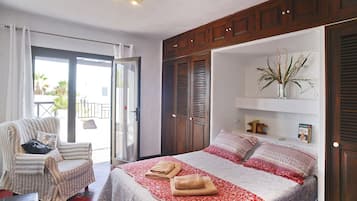 4 bedrooms, in-room safe, iron/ironing board, travel crib