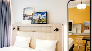 Habitación, 2 camas individuales | Ropa de cama hipoalergénica, cortinas opacas, ropa de cama