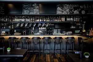 Bar (en el alojamiento)