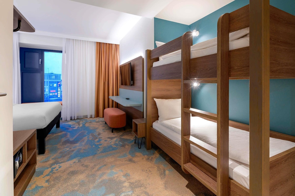 Family Room, Multiple Beds | Hypo-allergenic bedding, blackout drapes, bed sheets