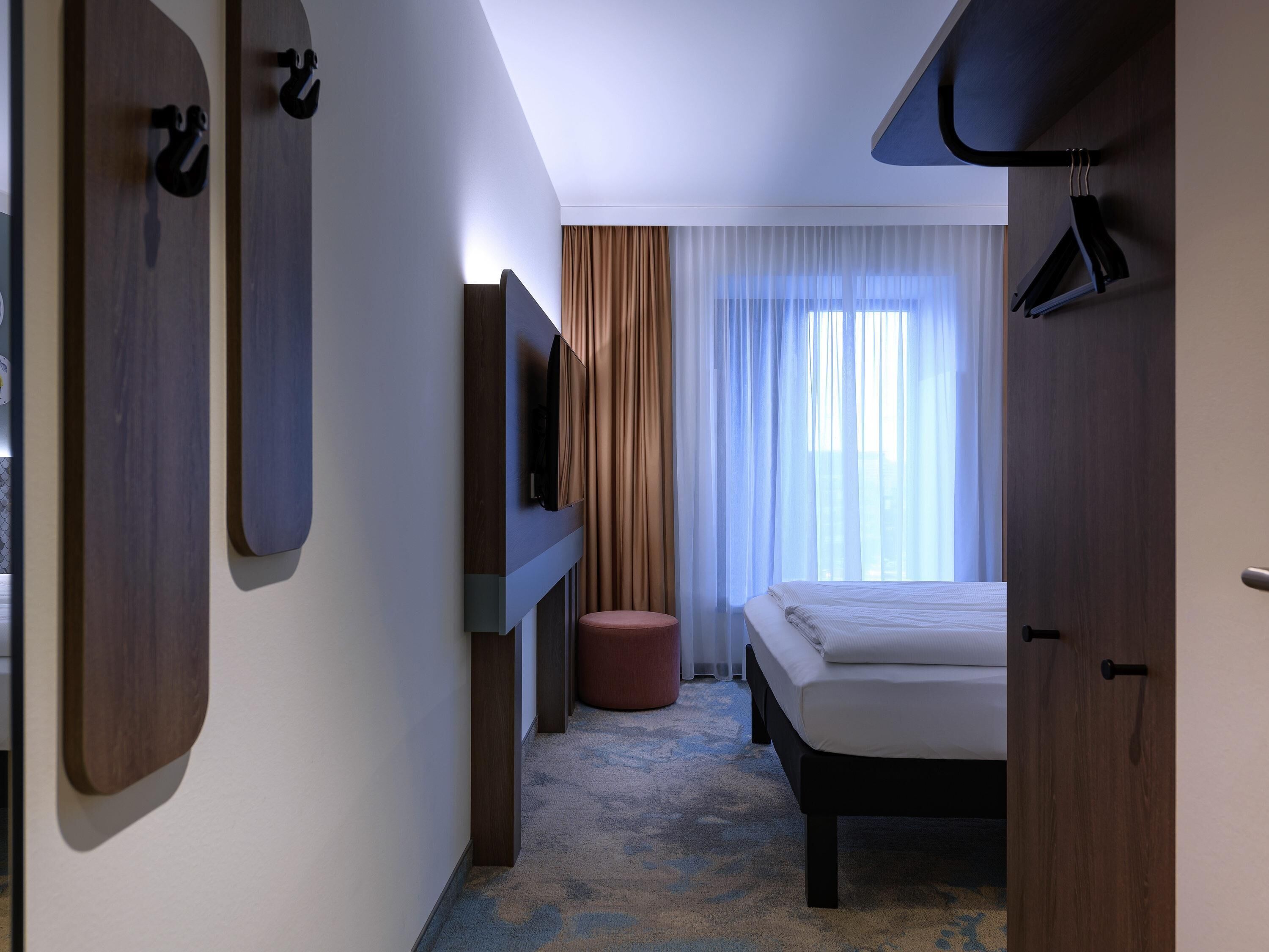 Habitación Confort, 1 cama matrimonial (Modern) | Ropa de cama hipoalergénica, cortinas blackout y ropa de cama 