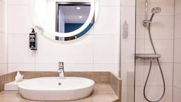 Ducha, artículos de higiene personal ecológicos, toallas y jabón
