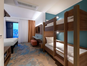 Family Room, Multiple Beds