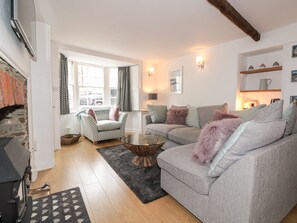Cottage | Living room - Nookie Cottage (Dartmouth)