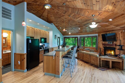 The Round House Secluded Mountain Escape