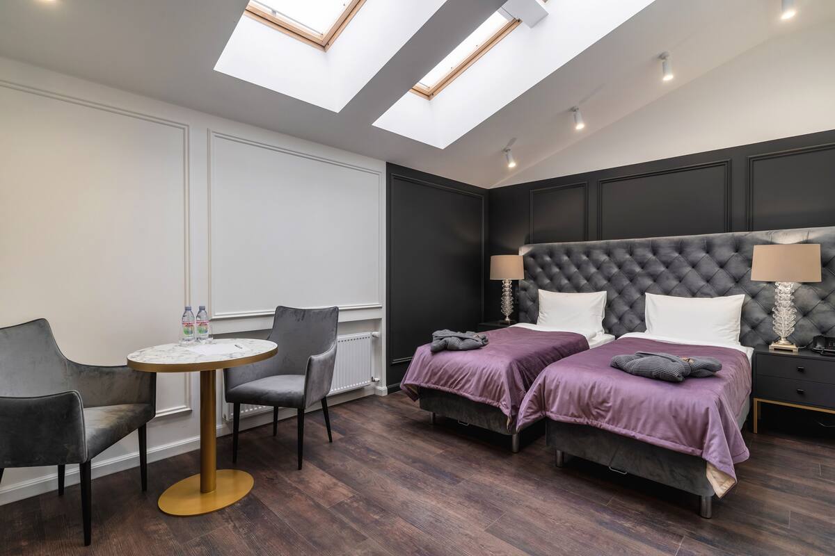 1 bedroom, premium bedding, minibar, in-room safe
