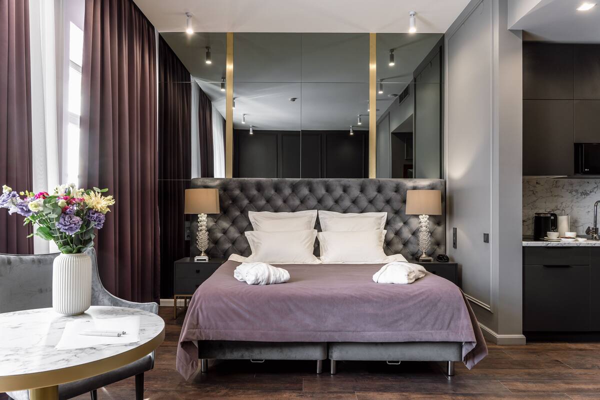 1 bedroom, premium bedding, minibar, in-room safe